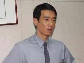 《神探两个半》又名《爆裂神探》台湾喜剧电影由台湾著名...