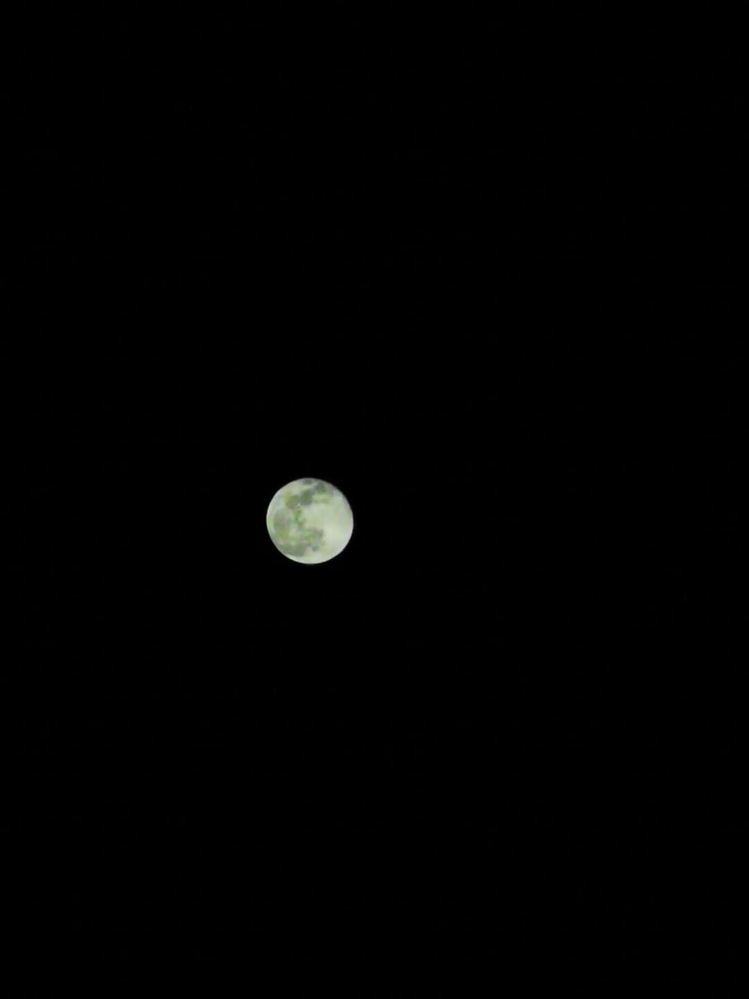 【随拍】昨晚拍的月亮