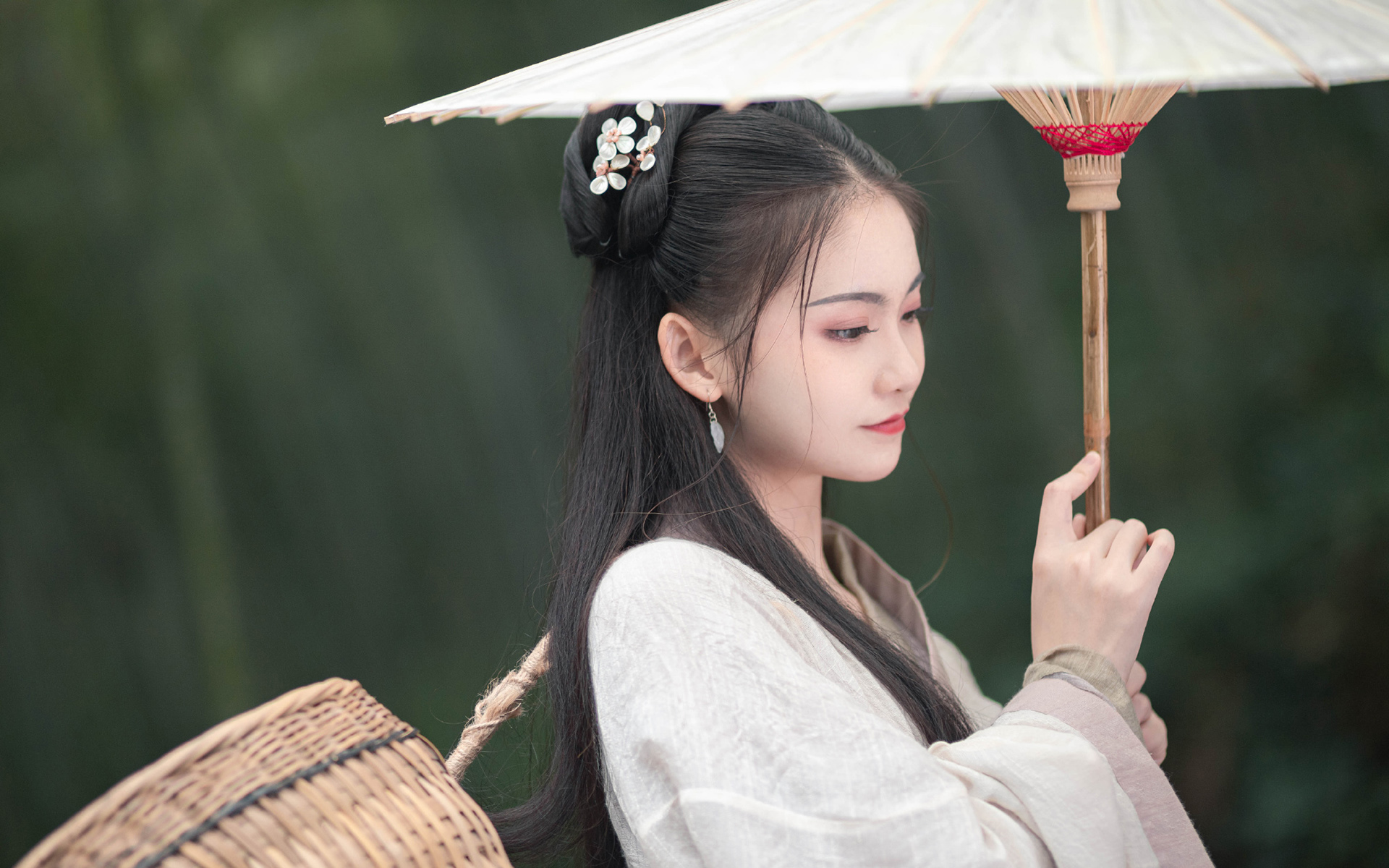69 灌水闲谈 69 月光酒馆 69 古装汉服美女清纯高清桌面壁纸