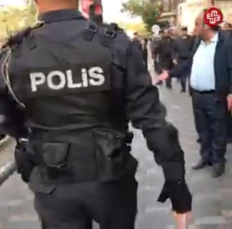 较真查证 意大利警察当街把65岁以上的老年人都抓了关起来