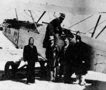 在武汉参加对日作战的苏联空军志愿队队员