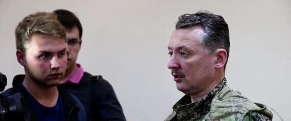 乌反政府军领导人Igor Strelkov（右）