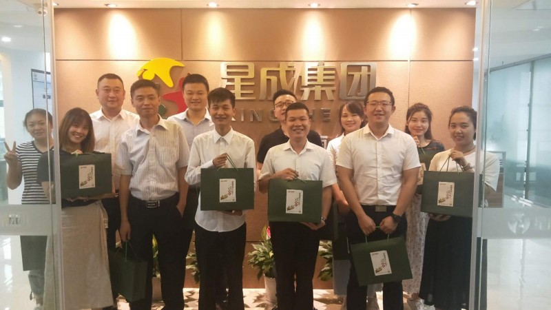 湖南公司端午合照.jpg