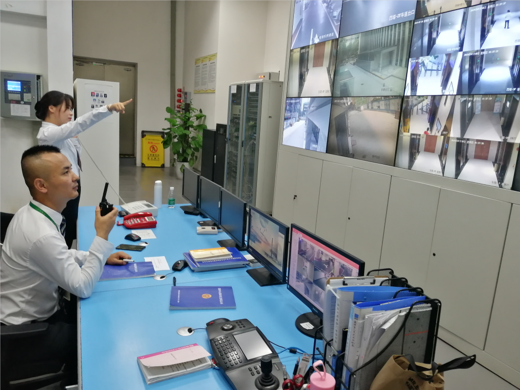 监控室(1).png
