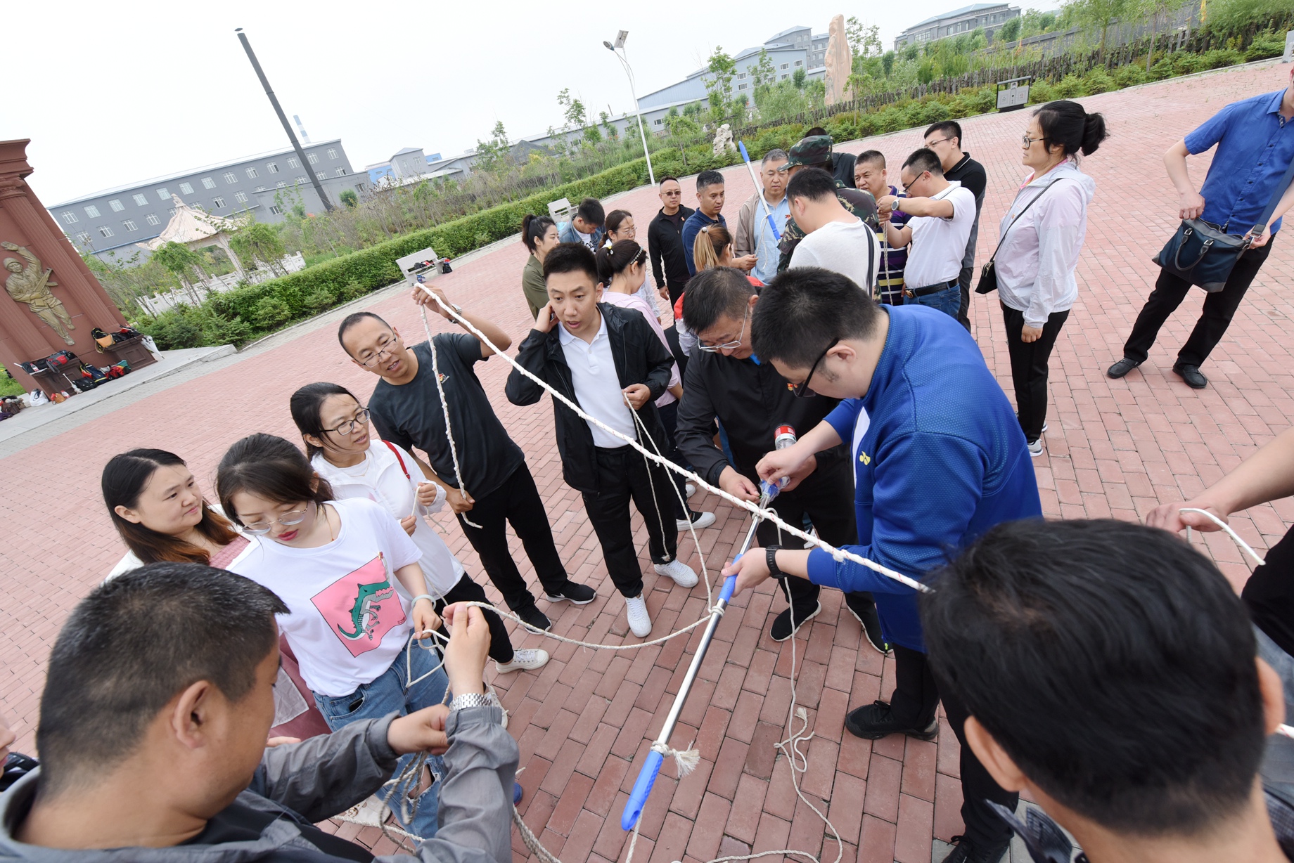 传血脉 不忘初心之志 承精神 牢记使命之职