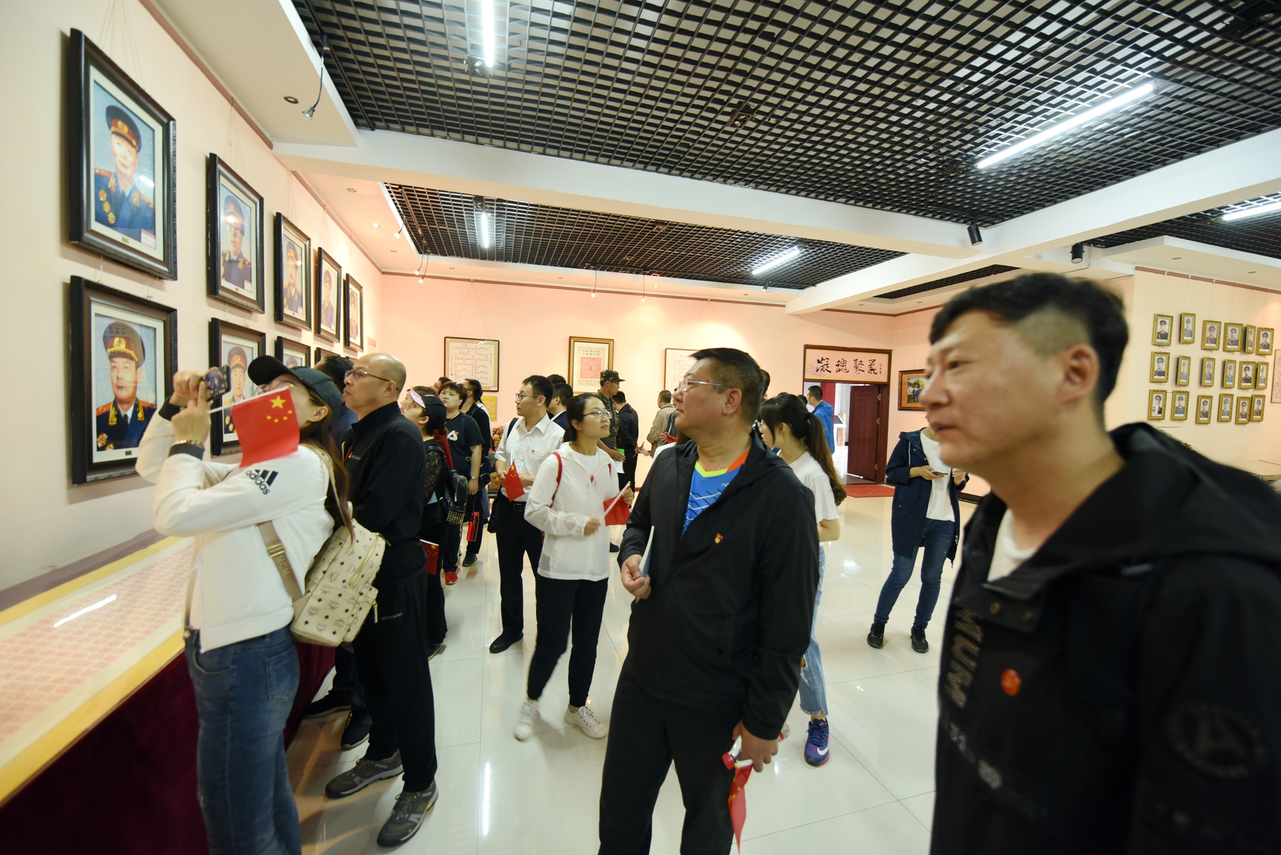 传血脉 不忘初心之志 承精神 牢记使命之职