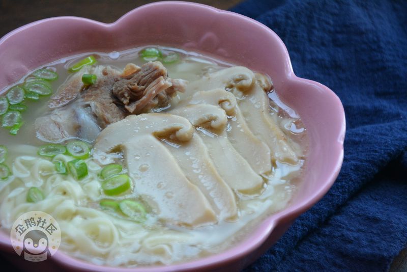 连雨不知春去，一晴方觉夏深，来一场松茸的尝鲜之旅