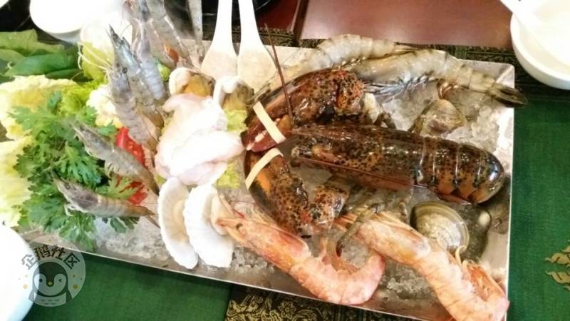 炎热的夏天，除了小龙虾，大龙虾更加紧致富有弹性的肉肉更能满足吃货的胃~