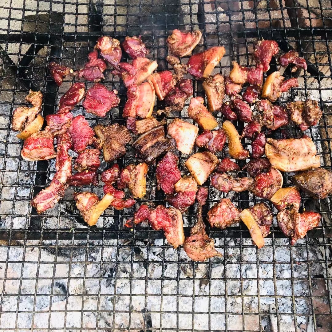 随拍过年杀猪烤肉