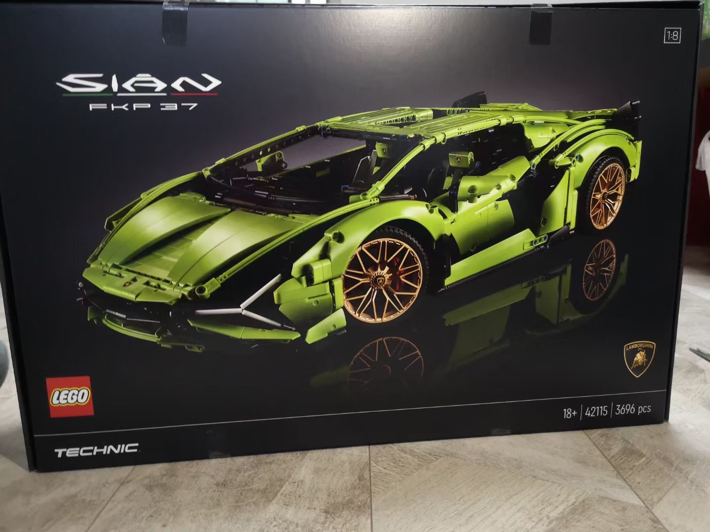 随拍表妹送的兰博基尼fkp37乐高