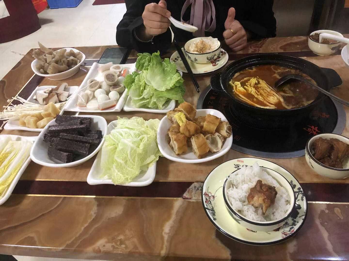 随想:女朋友说想吃鸡公煲,所以中午就到外面吃一顿吧