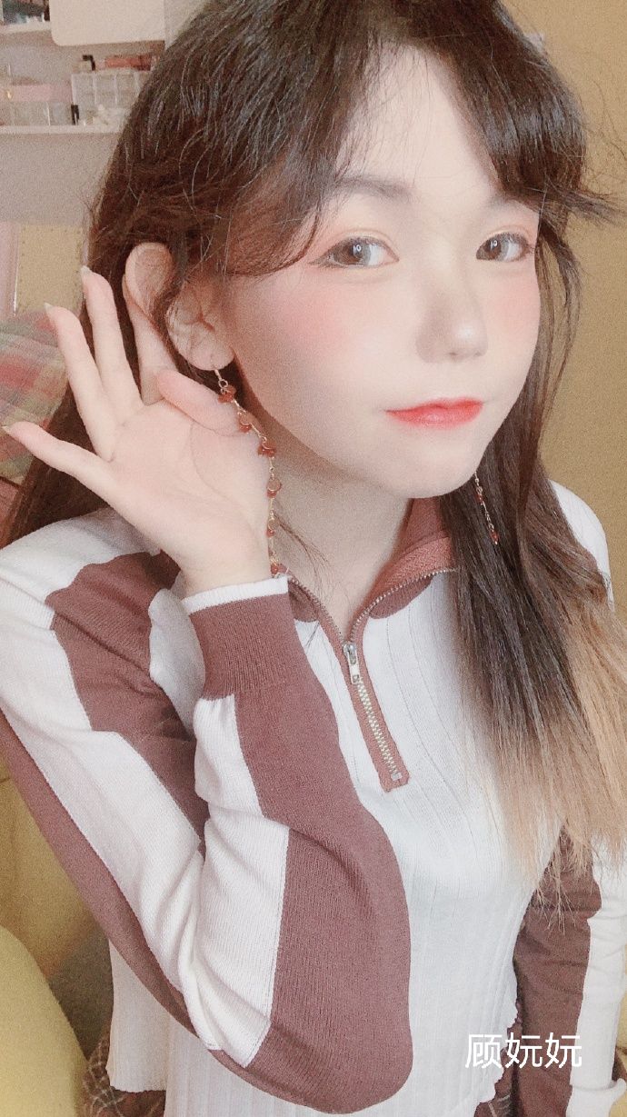 高冷邻家姐姐原创真人手机壁纸