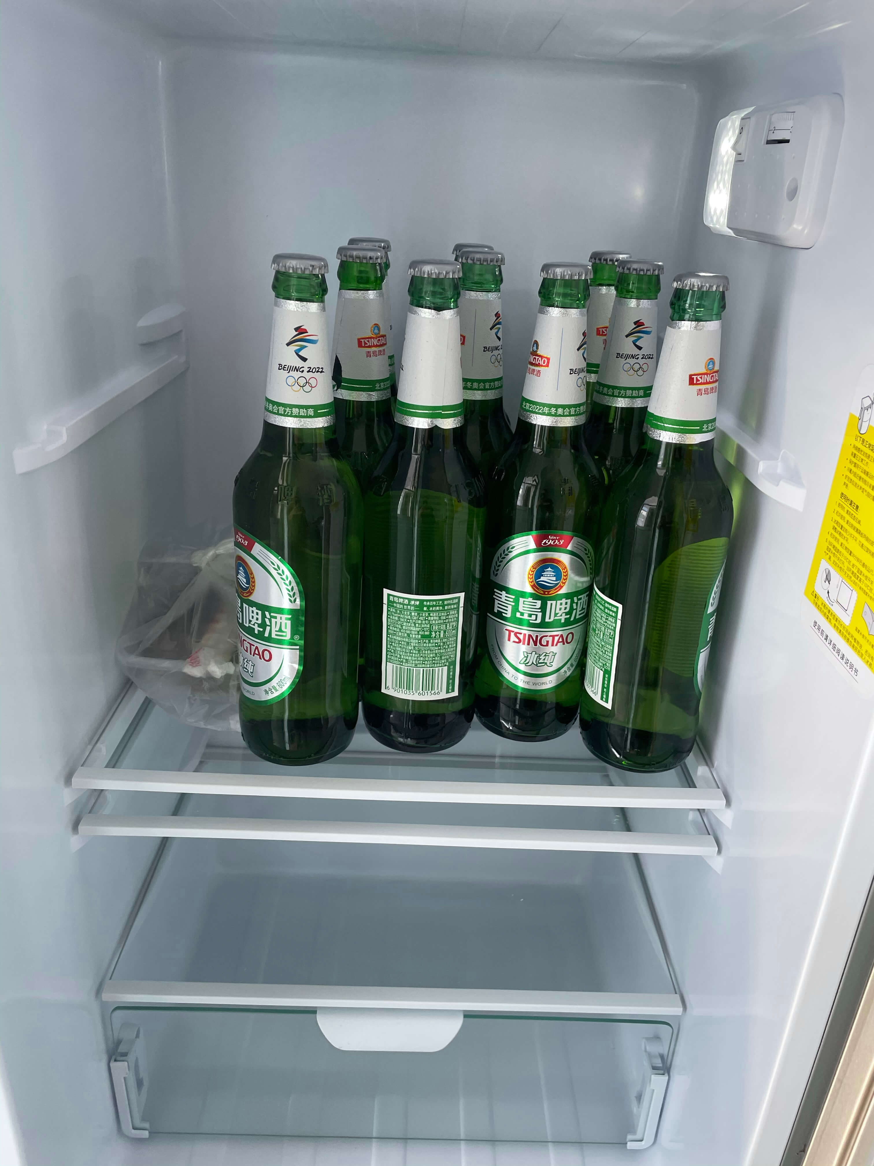 随想:一整盒酱牛肉一箱冰青岛,你说快乐吗