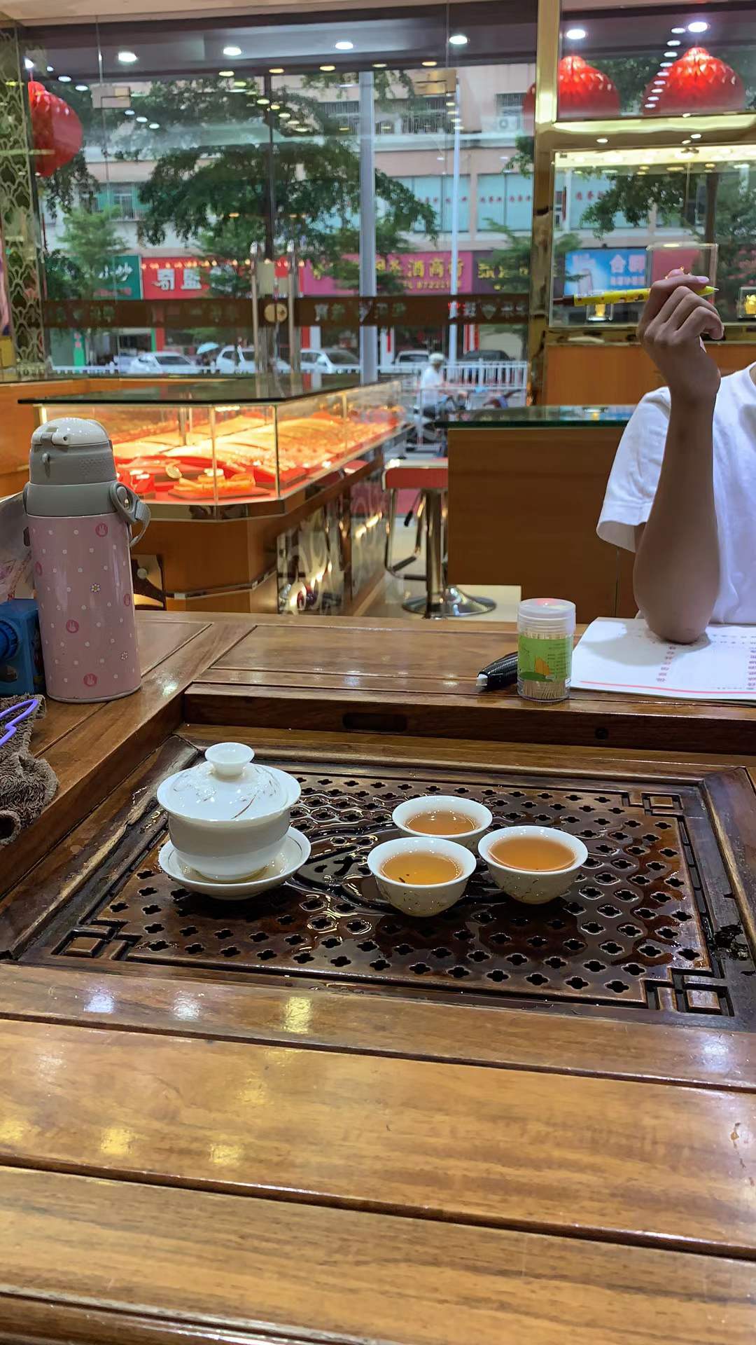 [普通帖子] 【随拍】喝茶捞金
