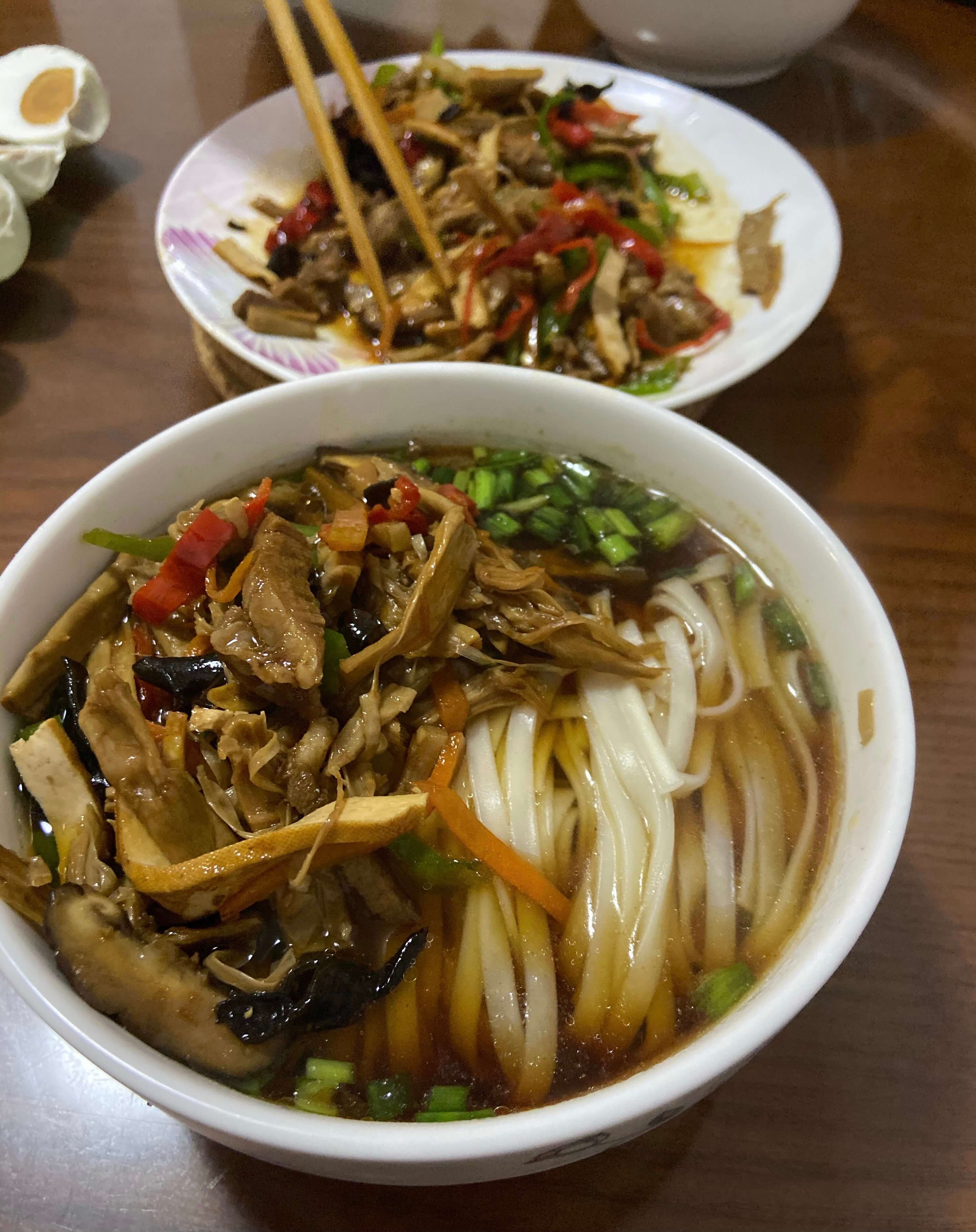 随想:一碗简单的徽州浇头面,吃出了不一般的味道