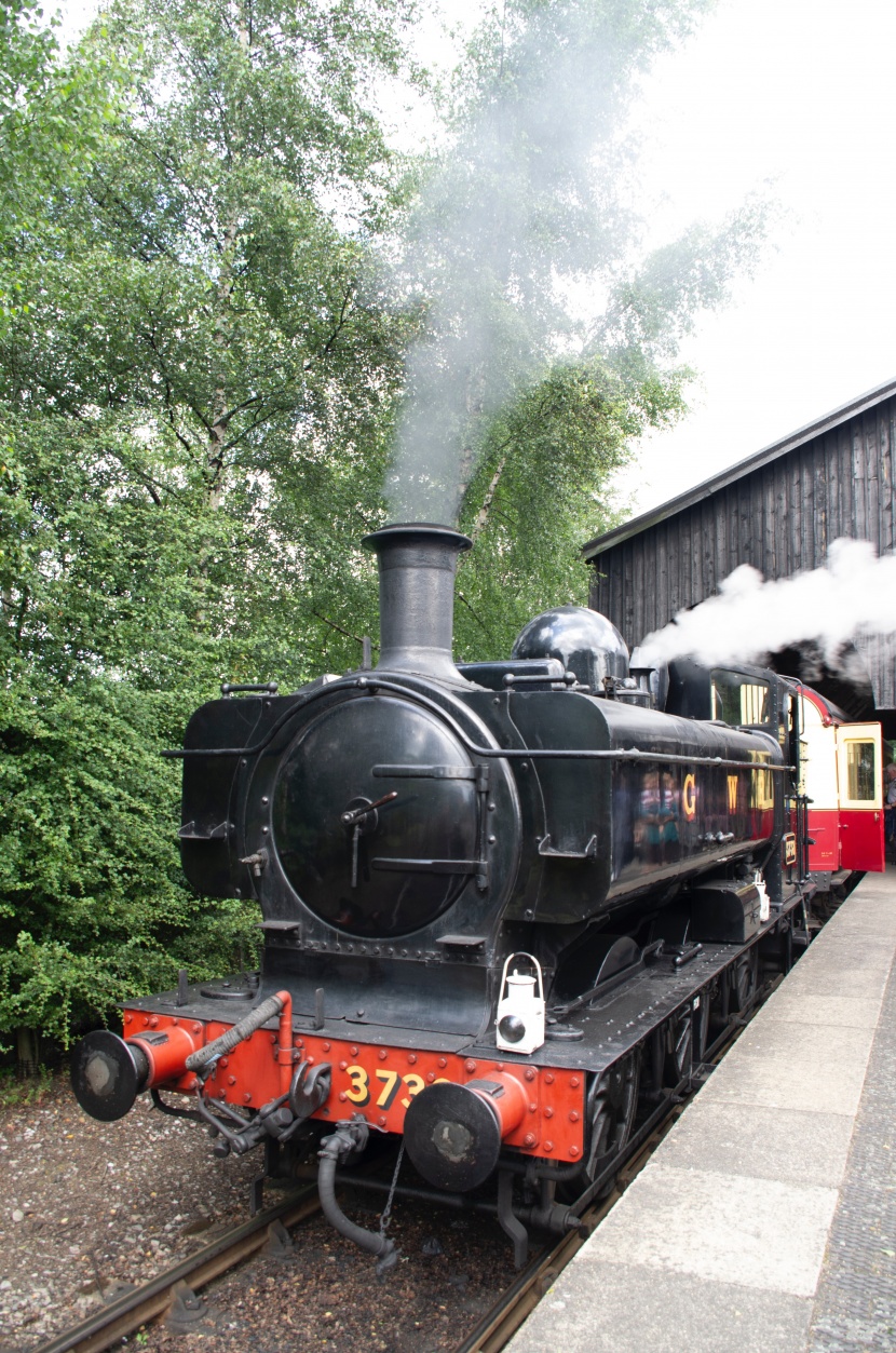 旧式的蒸汽火车桌面壁纸