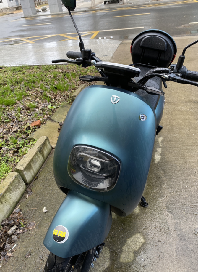 随想:新买的座驾,小电驴别说还挺快嗖嗖的.