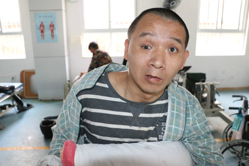 孙喜国,男,38岁,汉族,河南省桐柏县平氏镇平南村人,患多发性脑挫裂