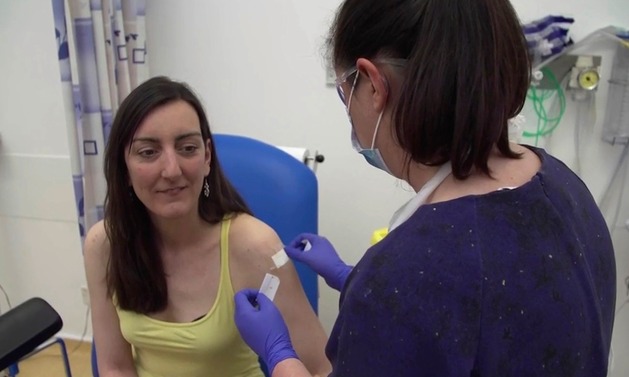 英国新冠疫苗人体试验先行者elisa已死亡 假谣言