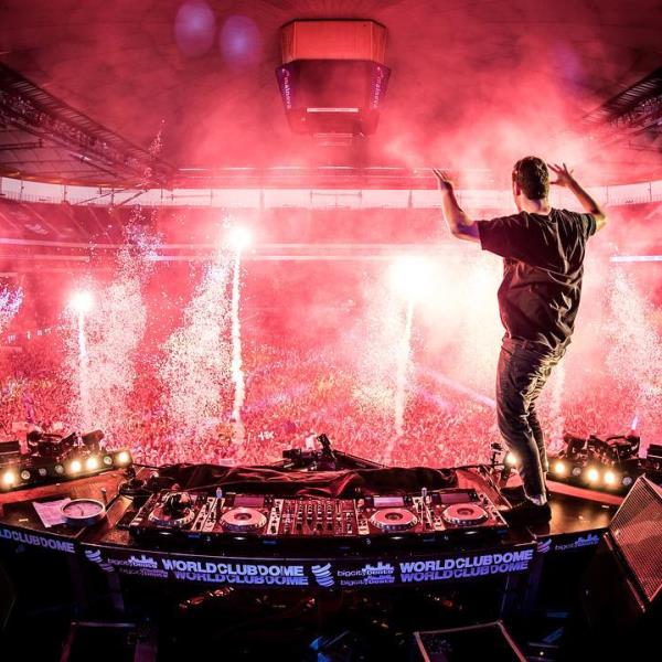 致命美感烟花坠落时