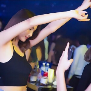 MartinGarrix&DavidGuetta&JamieScott&RomyDya-SoFarAway(Dj阿禄FunkyHouseMix)咚鼓
