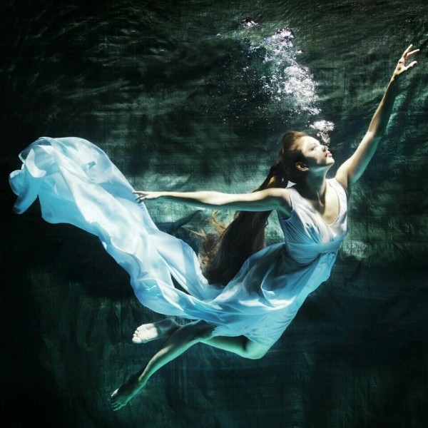 00:0000:00cisum此单主要风格为chillstep,好多朋友不理解此种风格的