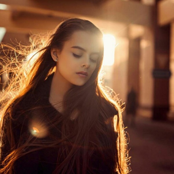 欧美: 开场便无法自拔，百听不厌。