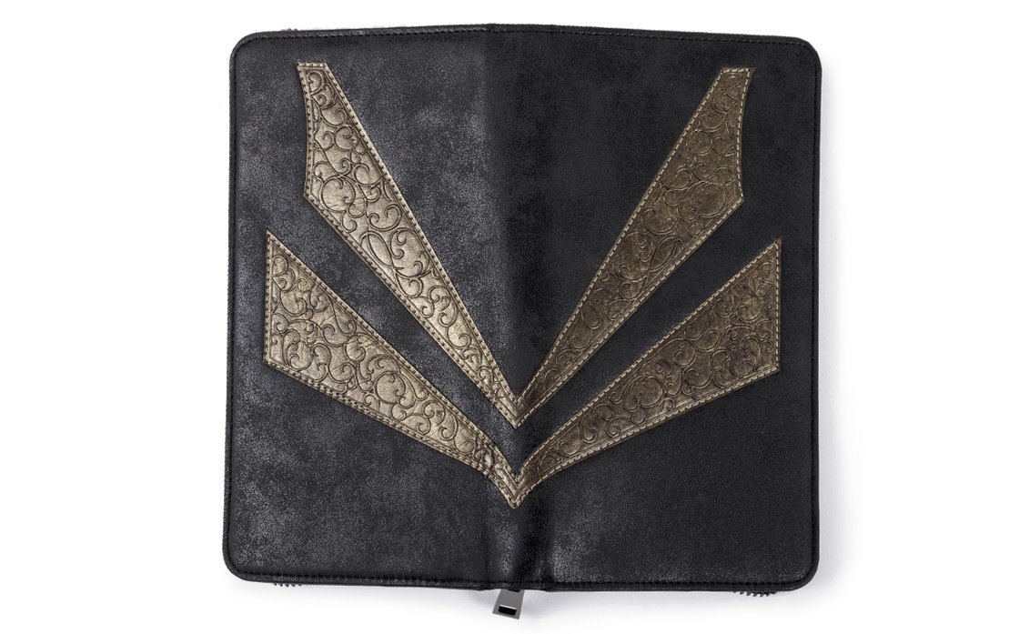 《黑暗之魂》推出服饰、皮靴、皮包等周边产品