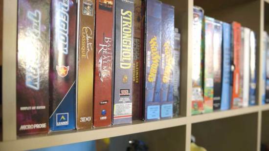 在盗版横行的年代，想让一款经典老游戏复活有多难？