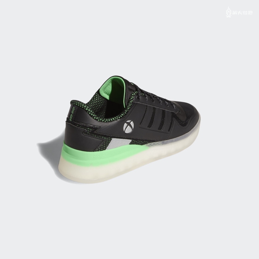 Xbox 与阿迪达斯公布最后一款 20 周年联名球鞋