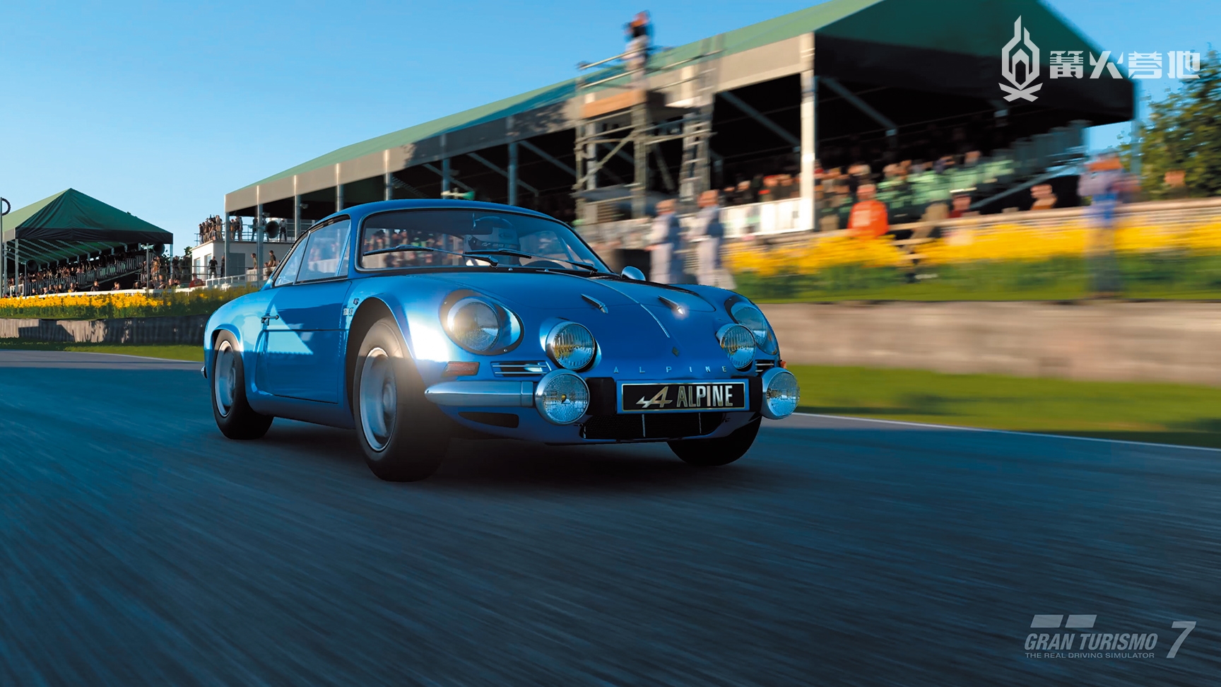 赫赫有名的雷诺 Alpine A110。本作还收录了大量此类历史悠久的汽车！