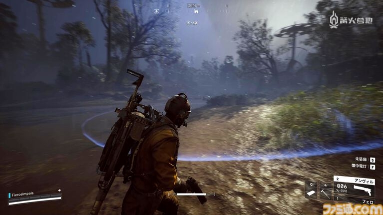 惊恐万分地躲过扫描，还没来得及喘口气无人机就朝着我在的方向驶来了