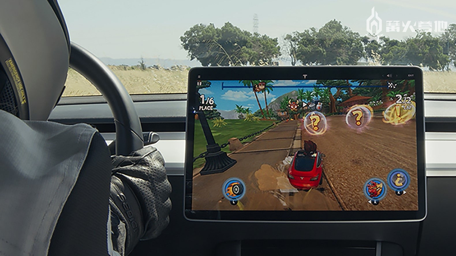 特斯拉推出车载系统更新，允许车主在车辆在行驶时用仪表盘屏幕玩游戏
