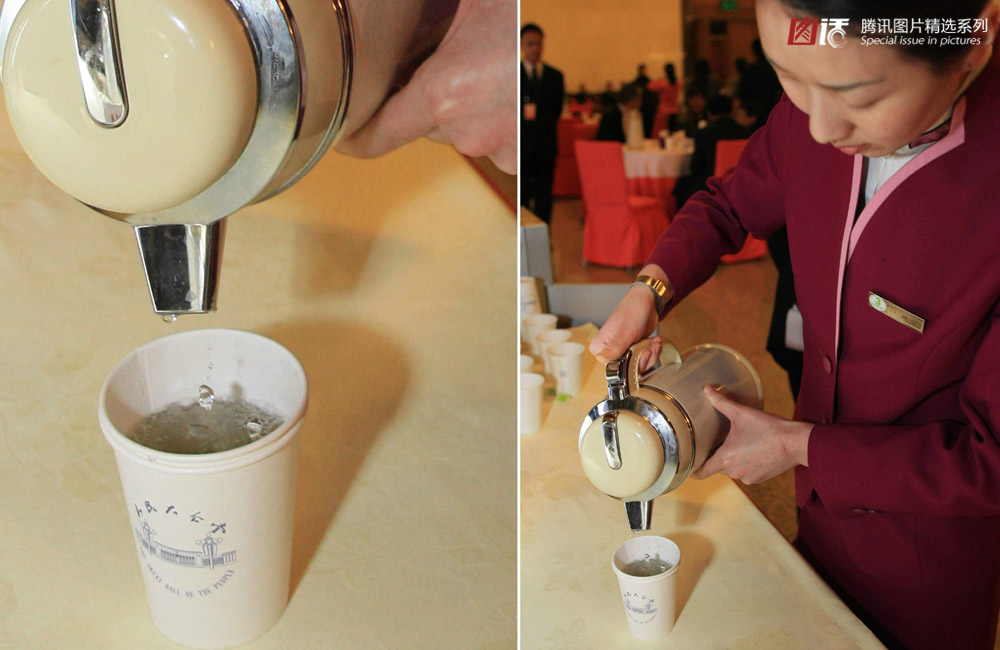 【图话】官员喝水政治学