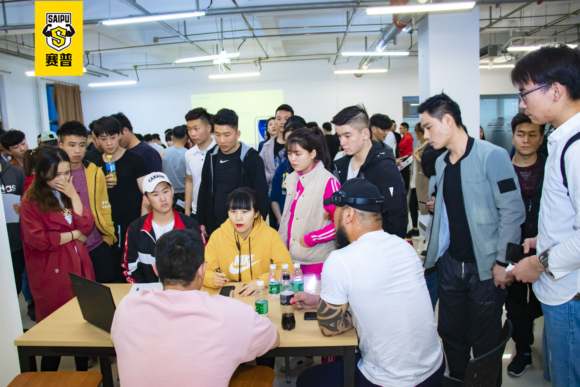 维克多校区招聘会