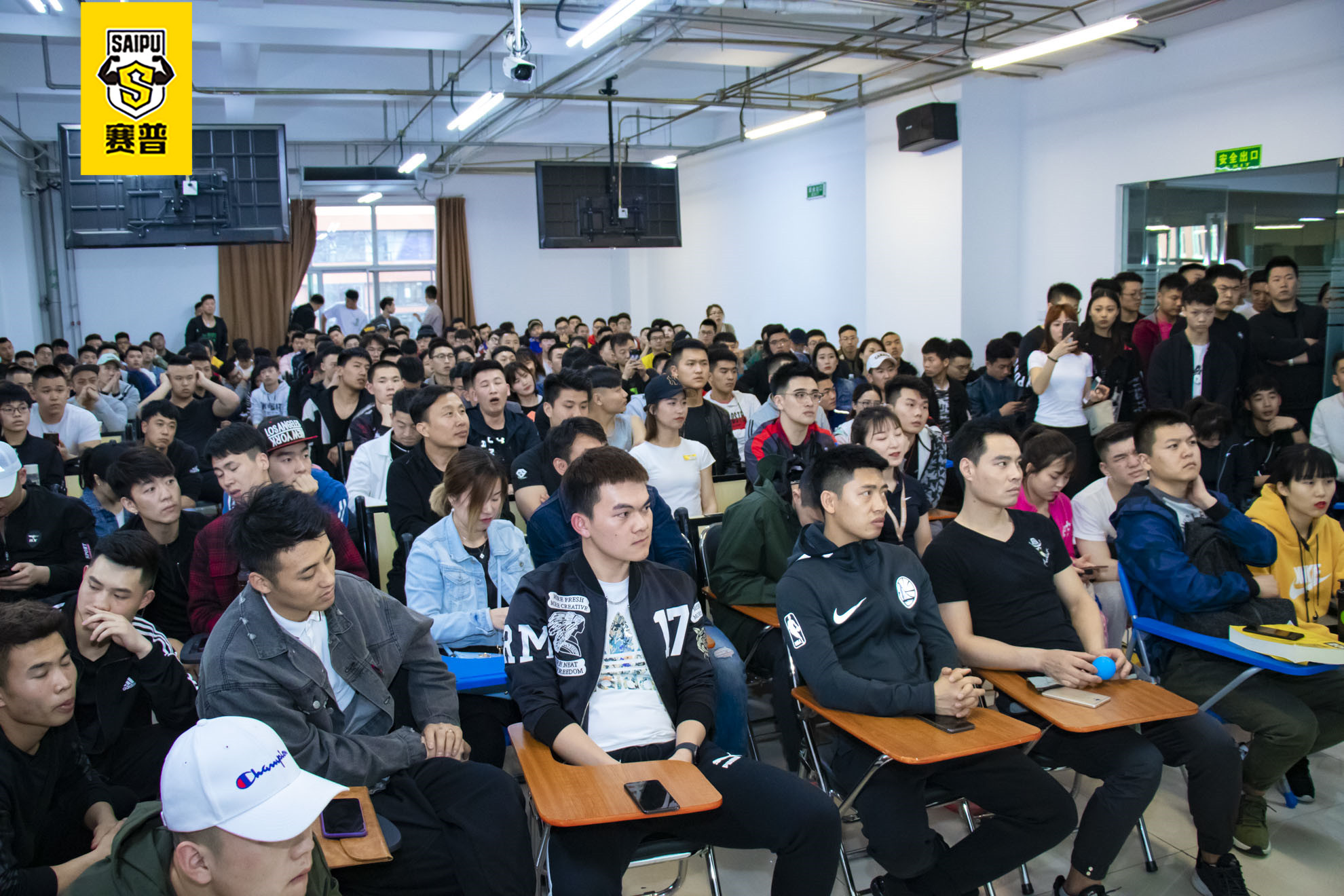 维克多校区招聘会