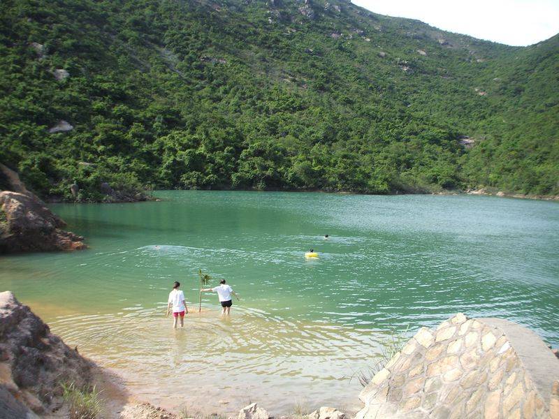 黄杨山仙女湖、爬山玩水，摘荔枝