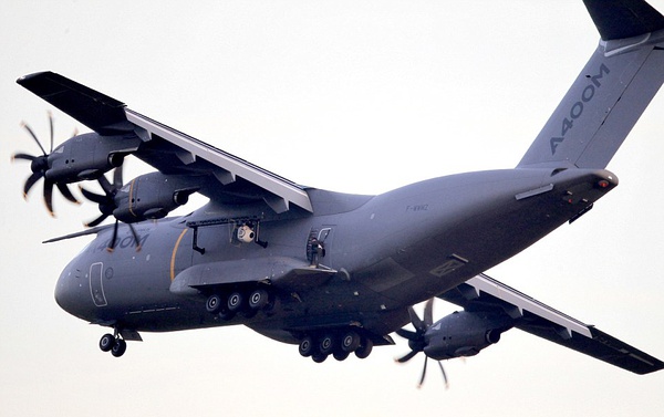 bonniearden2015-09-16我在看#碟中谍5#2分钟带你看遍碟5最震撼画面