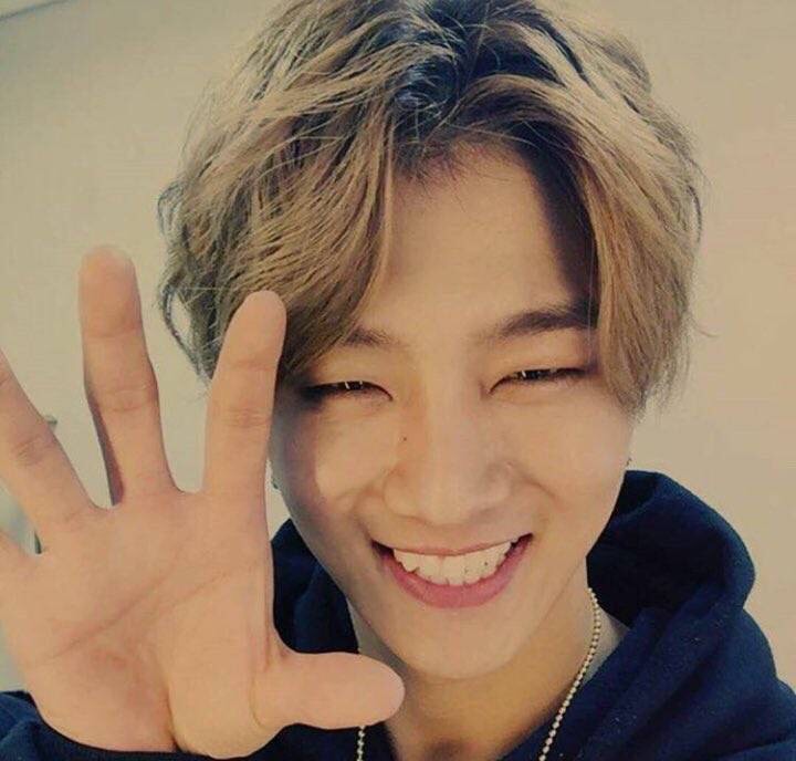 jota撒拉嘿呦爱生活的囡囡2018-01-11希望henry别在韩国混了～把他带