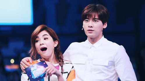 李易峰谈著名手滑事件 何炅解围:赞的位置不科学_综艺_高清1080p在线